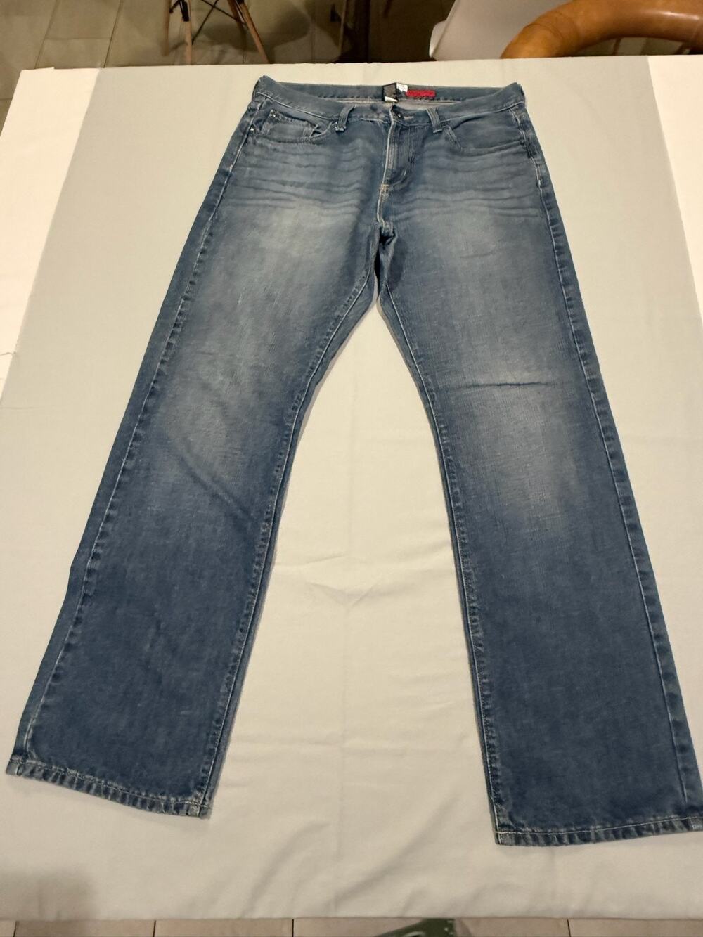 Apt. 9 Men’s Jeans 33x32 Straight Fit Blue Denim 100% Cotton